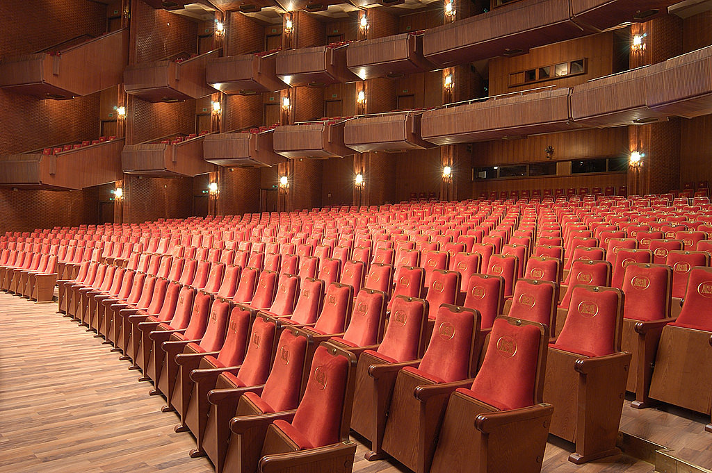 Lietuvos nacionalinis operos ir baleto teatras kviečia 20112012 metų