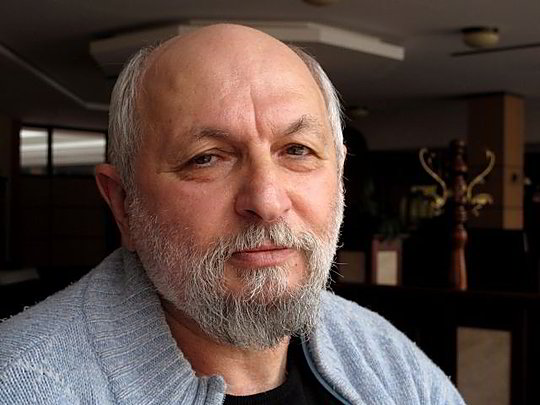 Garsus rusų teatro režisierius Kama Ginkas drąsiems lietuviams dėkoja už išgelbėtą jo paties ir jo tėvų gyvybę. Garsus rusų teatro režisierius Kama Ginkas drąsiems lietuviams dėkoja už išgelbėtą jo paties ir jo tėvų gyvybę.