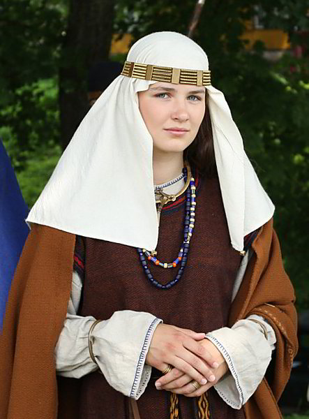 Įrengtame neolitiniame būste, akmens ir bronzos amžiaus stovyklavietėse atkurta tų laikotarpių žmonių aplinka ir kasdienis gyvenimas. Įrengtame neolitiniame būste, akmens ir bronzos amžiaus stovyklavietėse atkurta tų laikotarpių žmonių aplinka ir kasdienis gyvenimas.