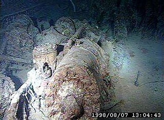 Vienas iš ekspedicijos numatytų tyrimų buvo nustatyti, kiek ant „Titaniko“ pajėgios išgyventi įprastos ant daiktų paviršiaus įsikuriančių bakterijų rūšys. Vienas iš ekspedicijos numatytų tyrimų buvo nustatyti, kiek ant „Titaniko“ pajėgios išgyventi įprastos ant daiktų paviršiaus įsikuriančių bakterijų rūšys.