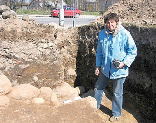 Archeologė B.Lisauskaitė įsitikinusi, kad archeologiniai radiniai atskleis daug Biržų miesto pradžios paslapčių. Archeologė B.Lisauskaitė įsitikinusi, kad archeologiniai radiniai atskleis daug Biržų miesto pradžios paslapčių.