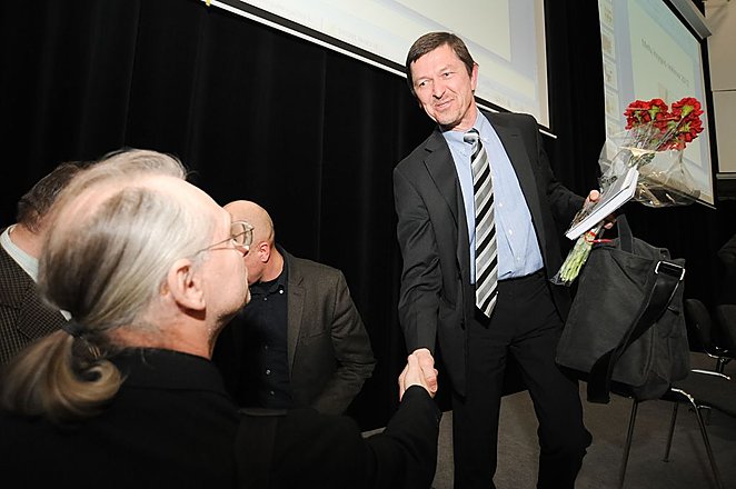 Knygų mugėje pristatyta žurnalisto V. Valiušaičio knyga „Kalbėkime patys, girdėkime kitus. Tragiškieji istorijos 1940-1941 metai“.