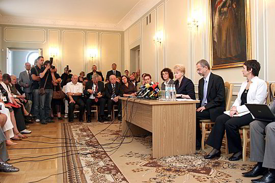 Kauno žurnalistai išklausė D.Grybauskaitės minčių. Kauno žurnalistai išklausė D.Grybauskaitės minčių.