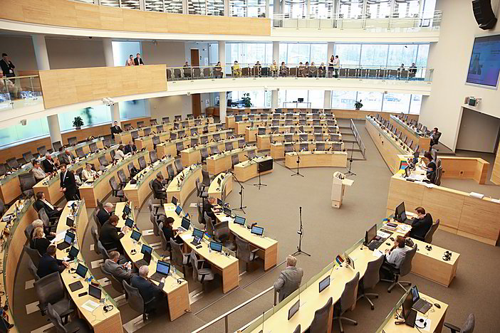 Gyvai: parlamentarų komentarai prieš rytinį Seimo posėdį